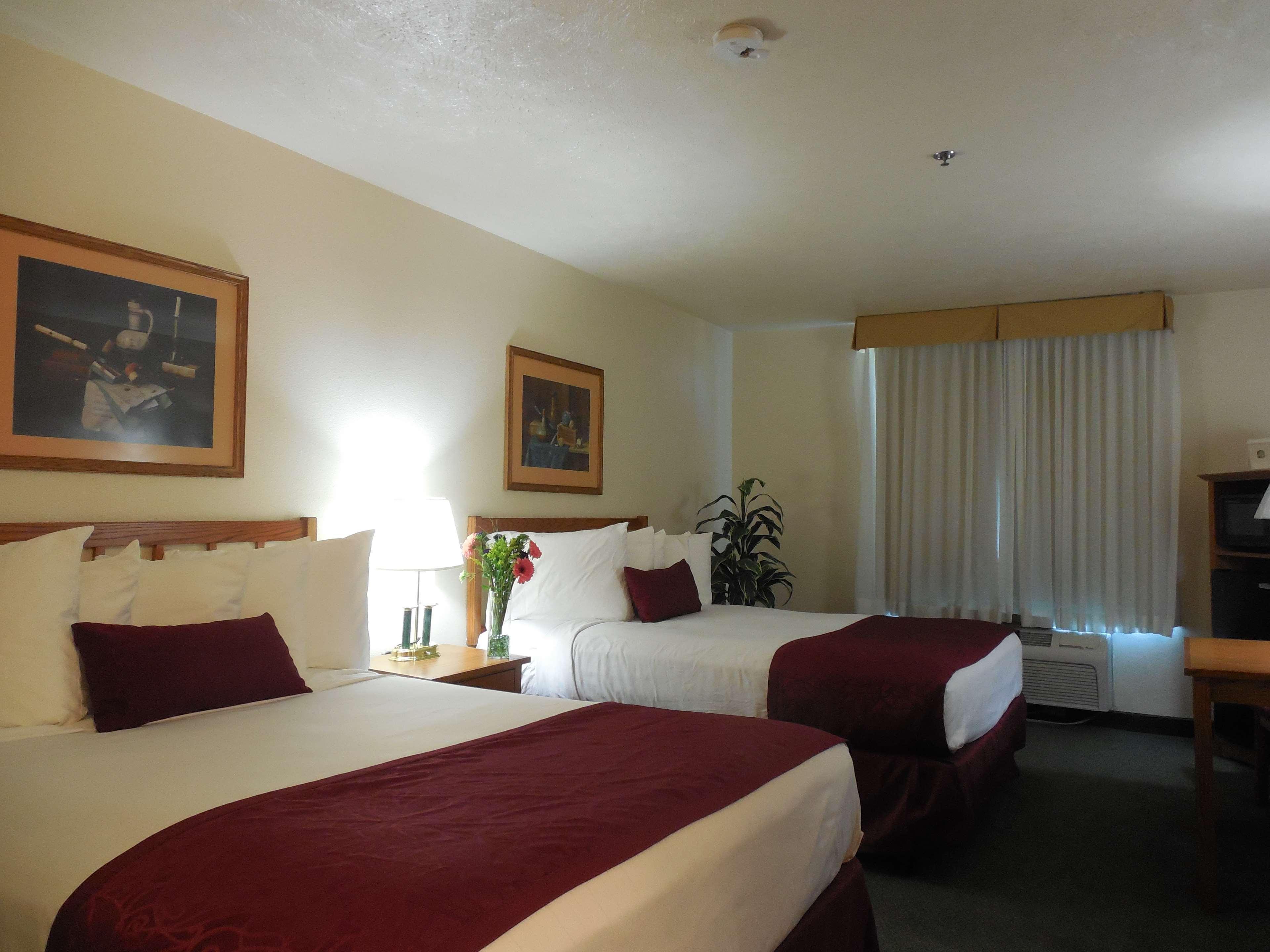 Western John Jay 3* Calexico